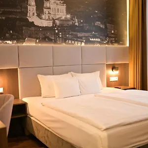 12 Revay 3* Budapest